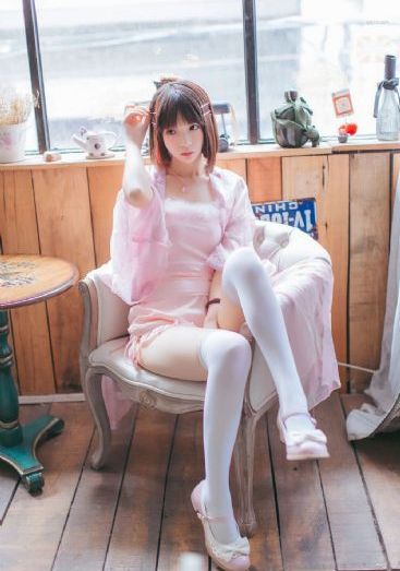 日本裸体航空服视频_90分钟无删减全集在线观看电视