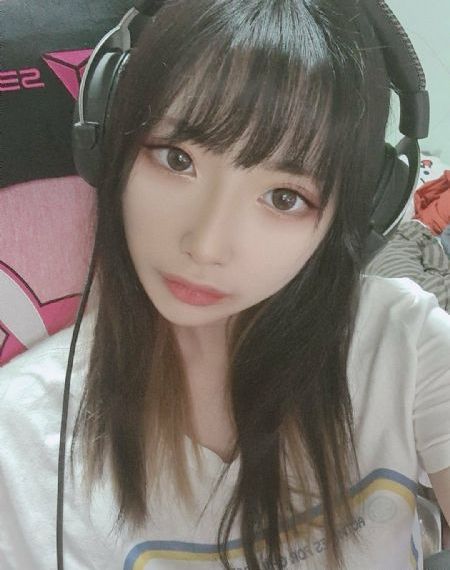 公么看我喂奶水涨帮我吃小说_HD中字免费观看字幕