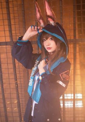 被后入的肛门_快播免费BD在线观看