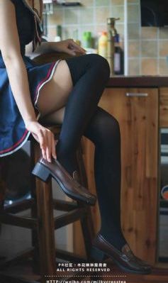 两个人的视频免费WWW_完整版高清视频在线观看